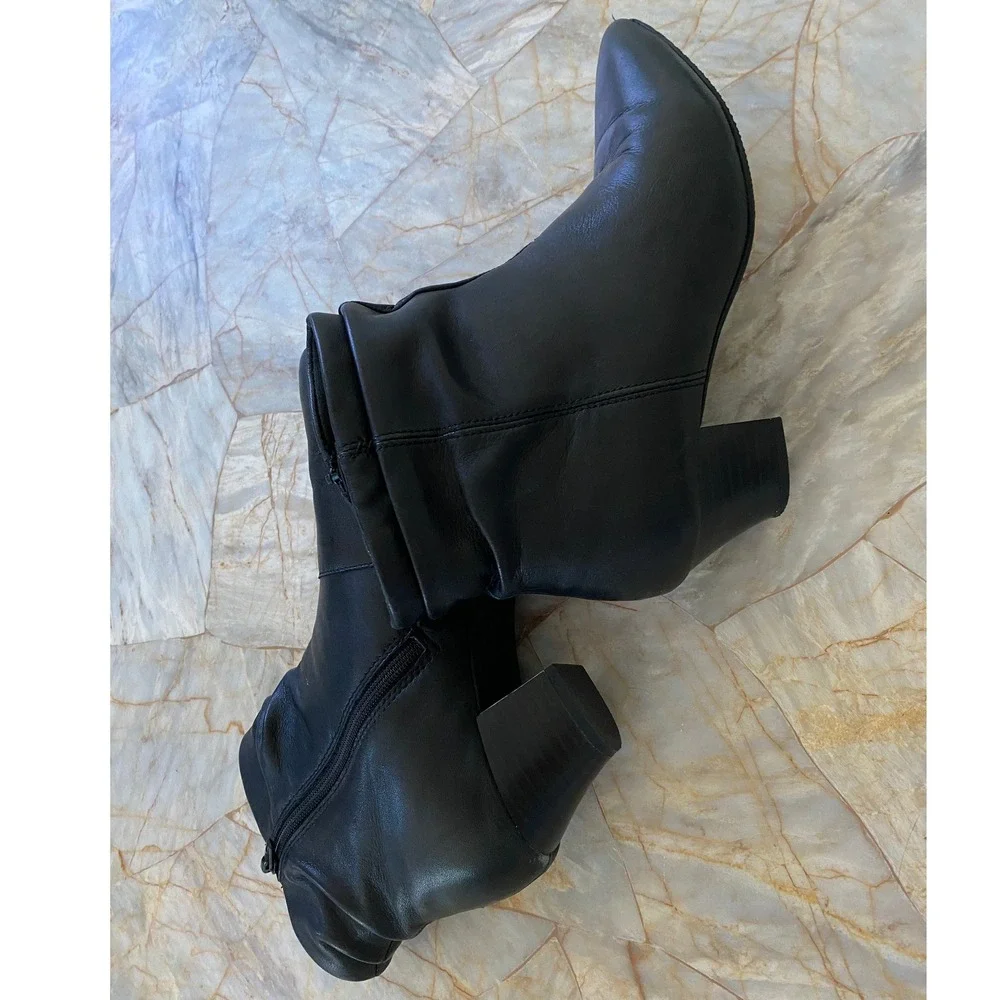 Clarks Black Leather Slouchy Ankle Boots Pointed Toe Block Heel Side Zip 6 1/2